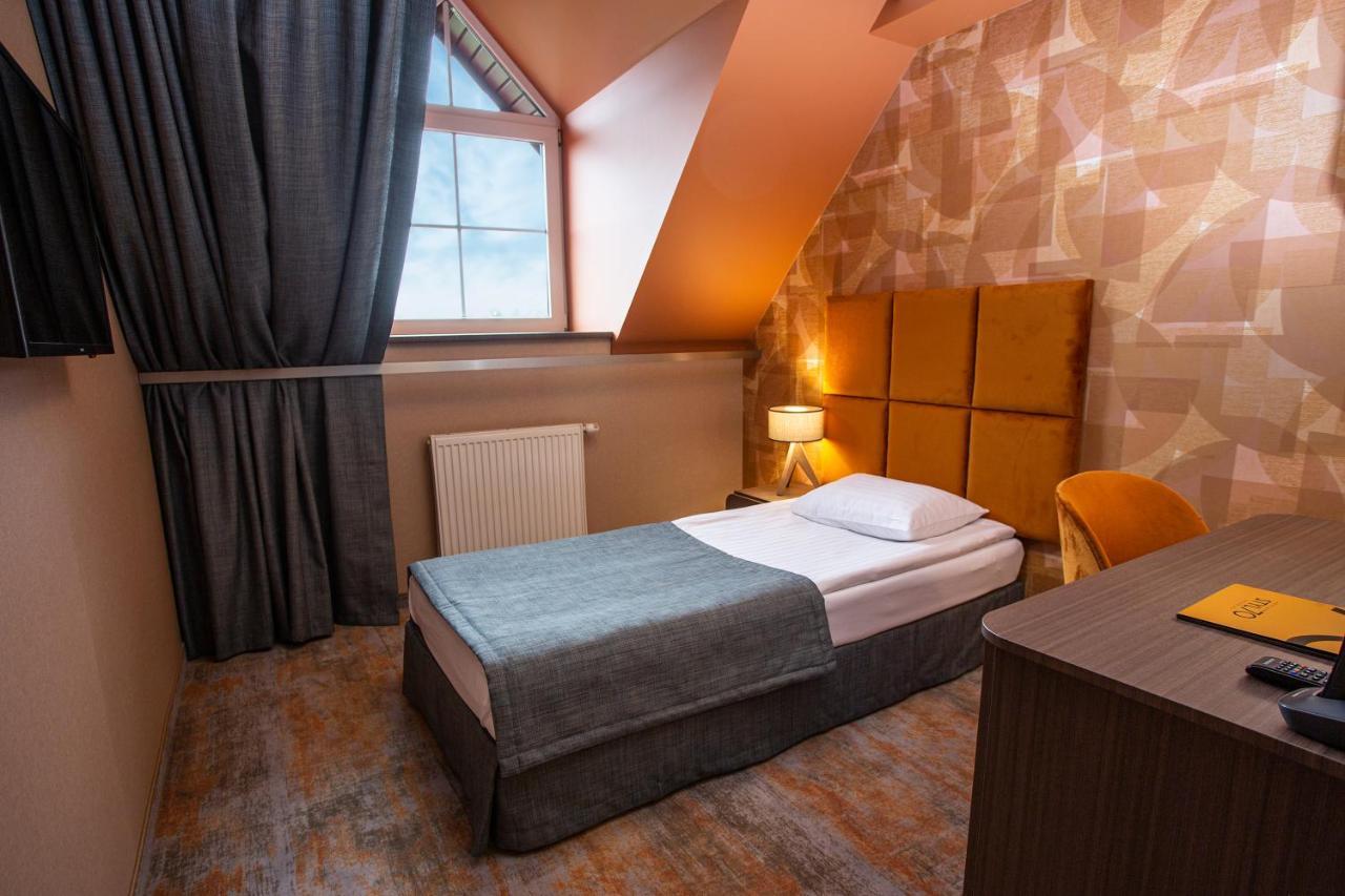 Hotel Styl 70 Pszczyna Eksteriør bilde