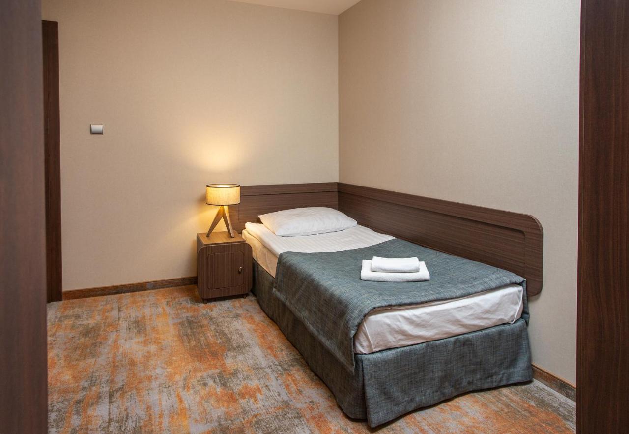 Hotel Styl 70 Pszczyna Eksteriør bilde