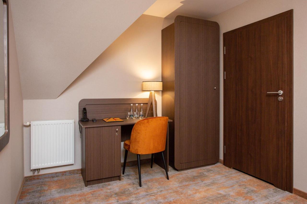 Hotel Styl 70 Pszczyna Eksteriør bilde