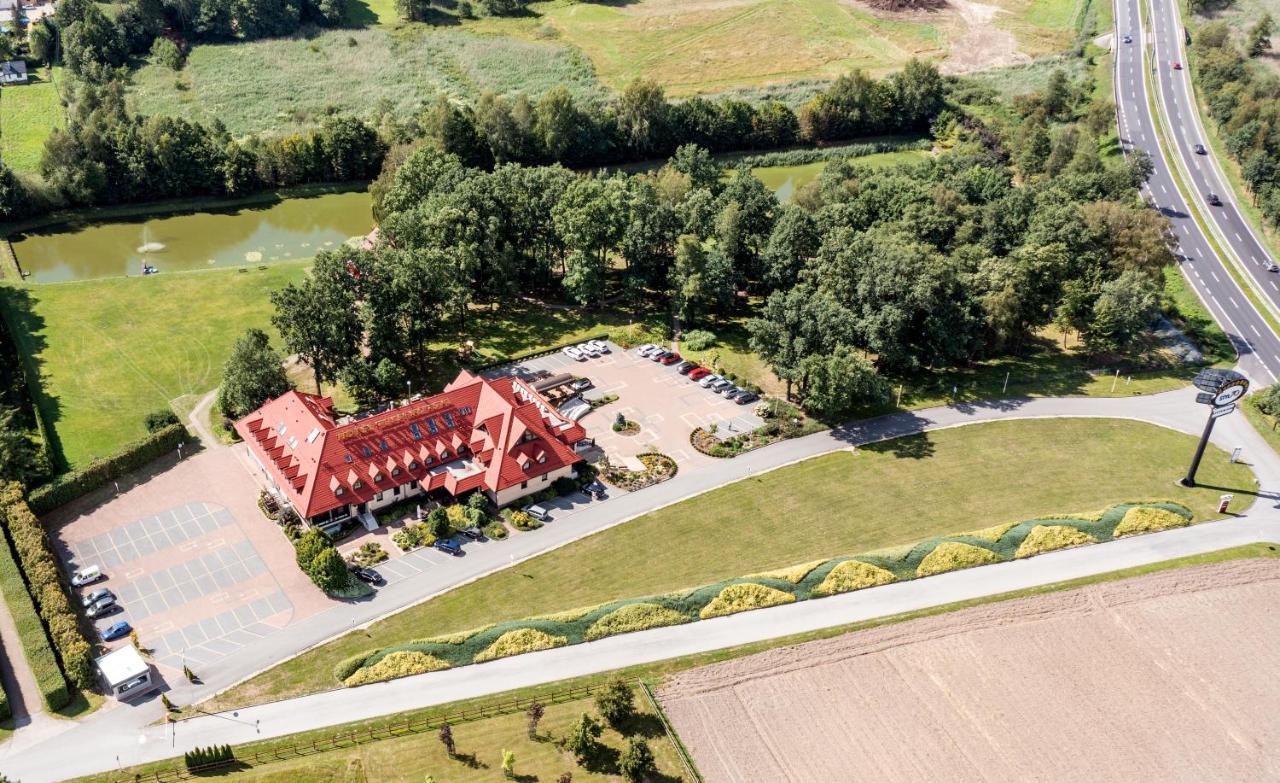 Hotel Styl 70 Pszczyna Eksteriør bilde