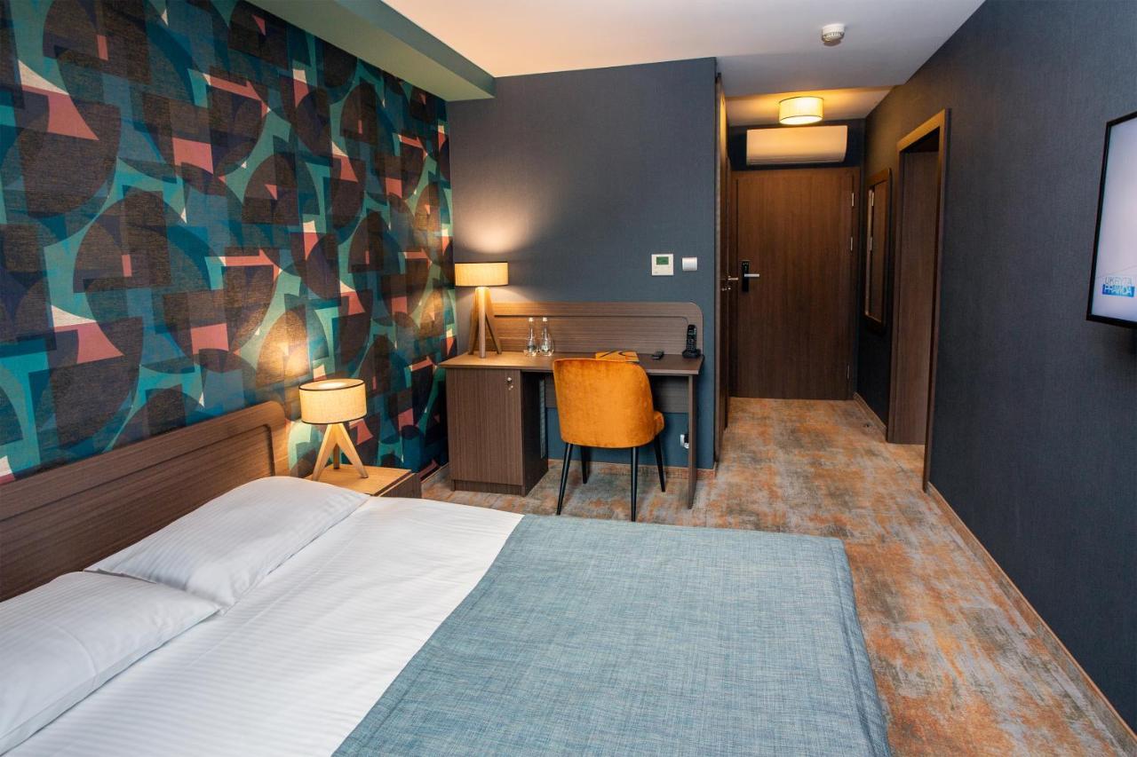 Hotel Styl 70 Pszczyna Eksteriør bilde